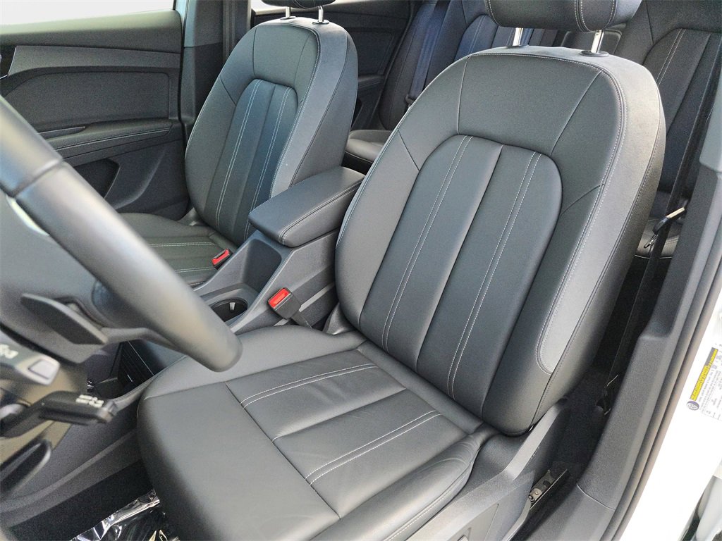 Used 2024 Audi Q4 e-tron Prestige image 19