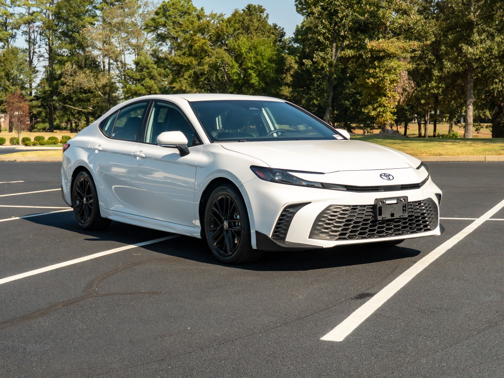 Used 2025 Toyota Camry SE FWD image 33
