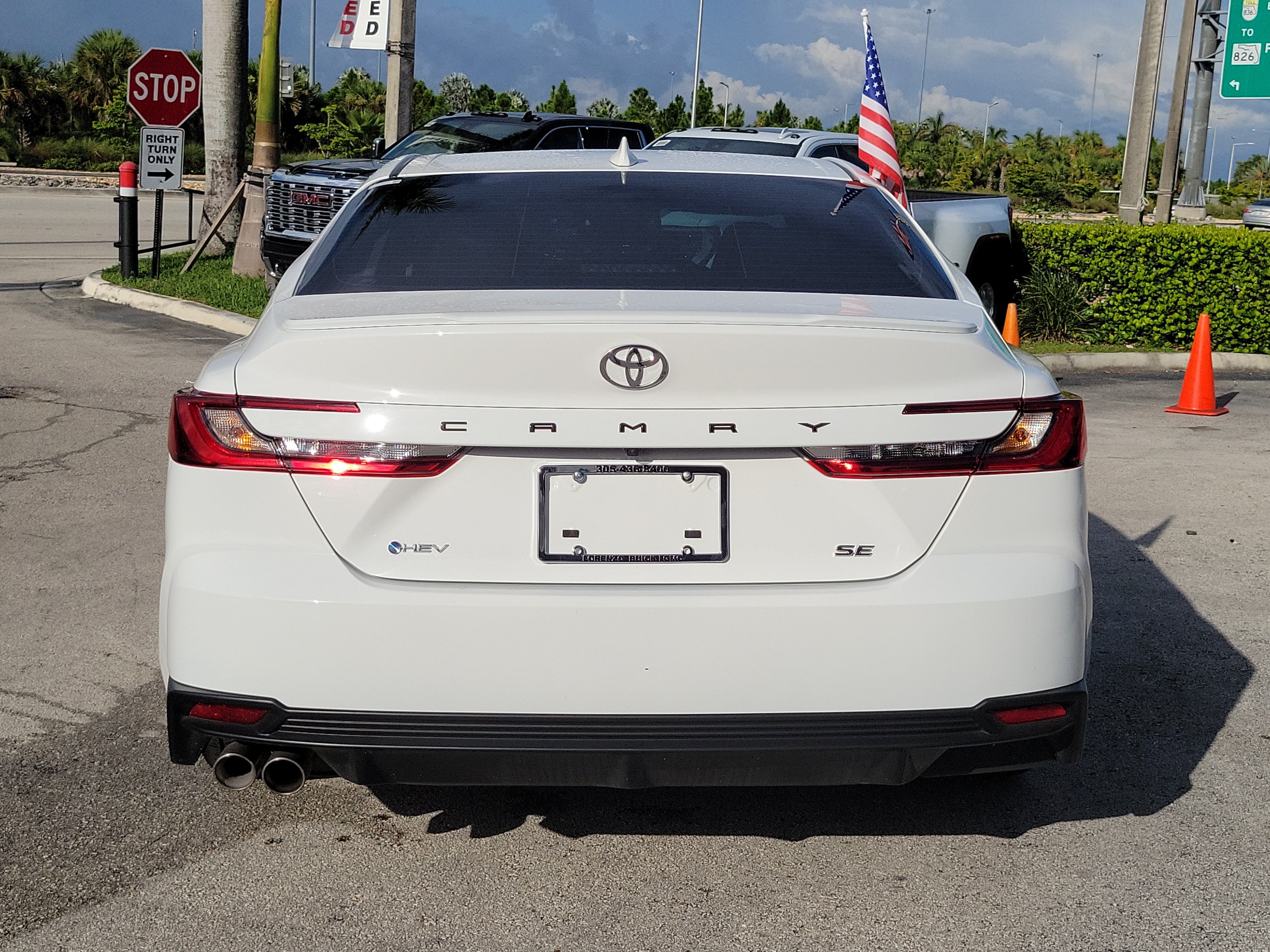 Used 2026 Toyota Camry SE FWD image 7