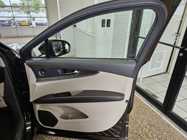 Used 2019 Lincoln Nautilus Reserve w/ Driver Assistance Package AWD/4WD image 14