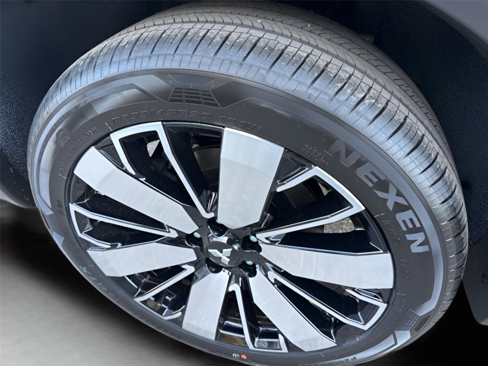 New 2026 Mitsubishi Outlander SE FWD image 14