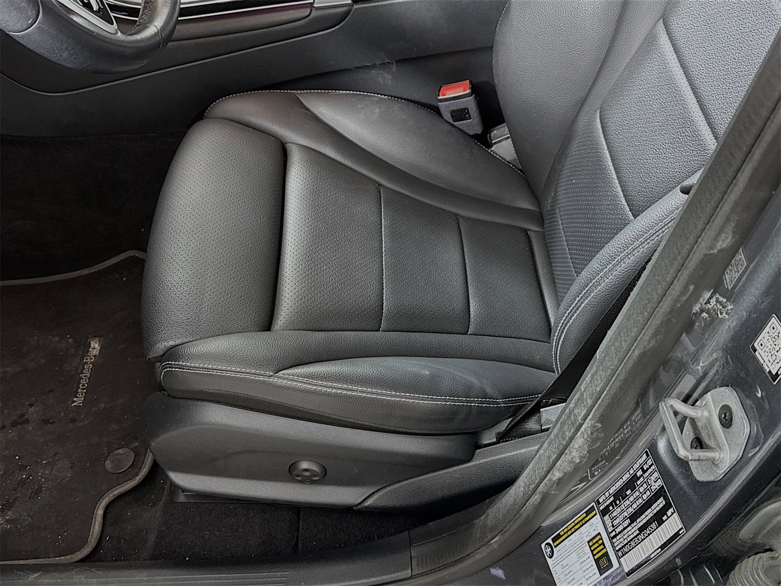 Used 2022 Mercedes-Benz GLC 300 4MATIC image 16