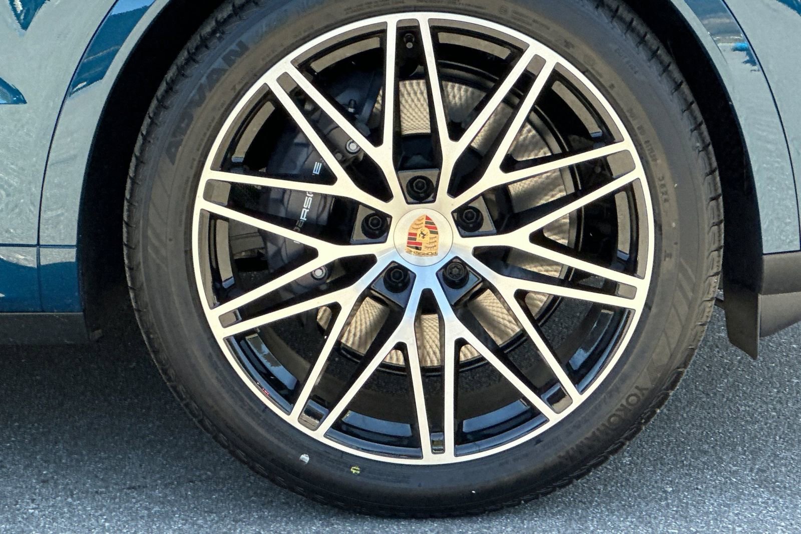 New 2025 Porsche Cayenne Coupe image 43