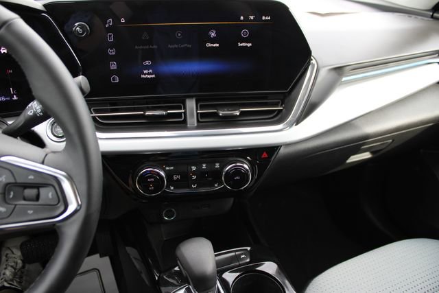 Used 2025 Chevrolet Trax LT w/ Driver Confidence Package image 12