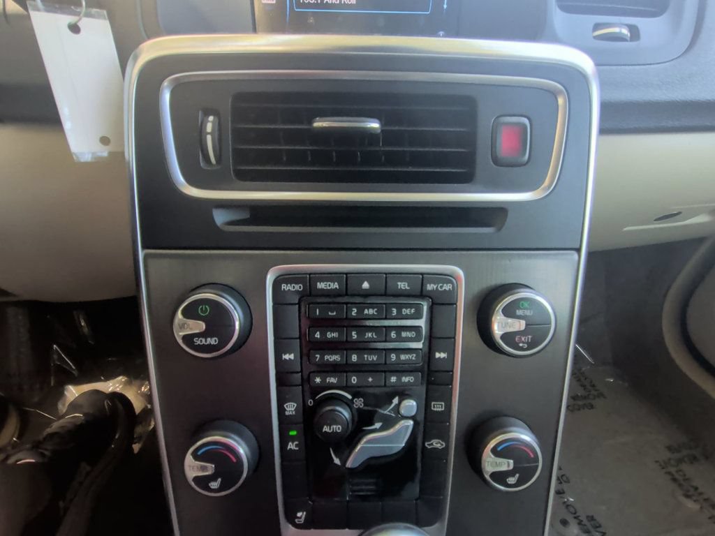 Used 2014 Volvo S60 T5 FWD image 18