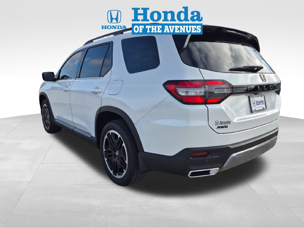 New 2026 Honda Pilot Touring image 5