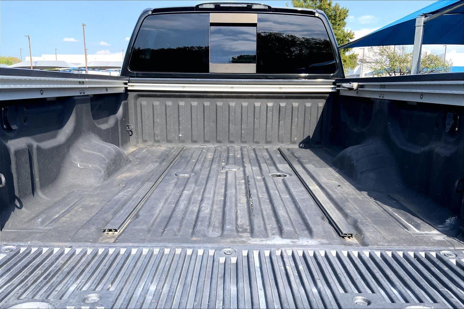 Used 2019 Nissan Titan SL w/ Chrome Package AWD/4WD image 34