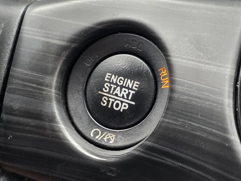 Used 2020 Jeep Grand Cherokee Altitude AWD/4WD image 24