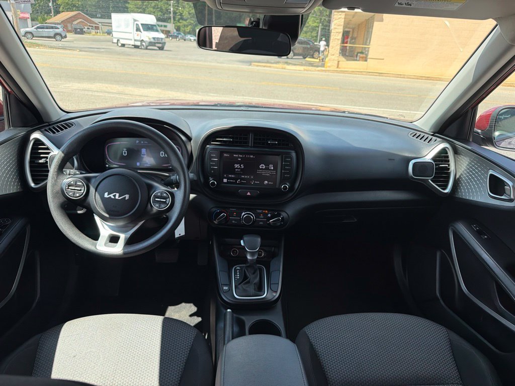 Used 2024 Kia Soul LX w/ Option Group 015 FWD image 15