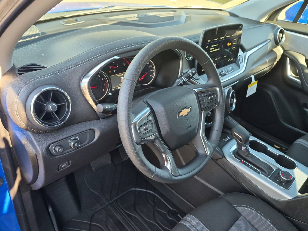 New 2026 Chevrolet Blazer LT w/ Convenience Package AWD/4WD image 11
