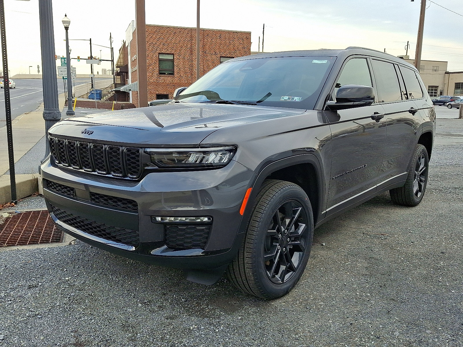 New 2025 Jeep Grand Cherokee L Limited image 3