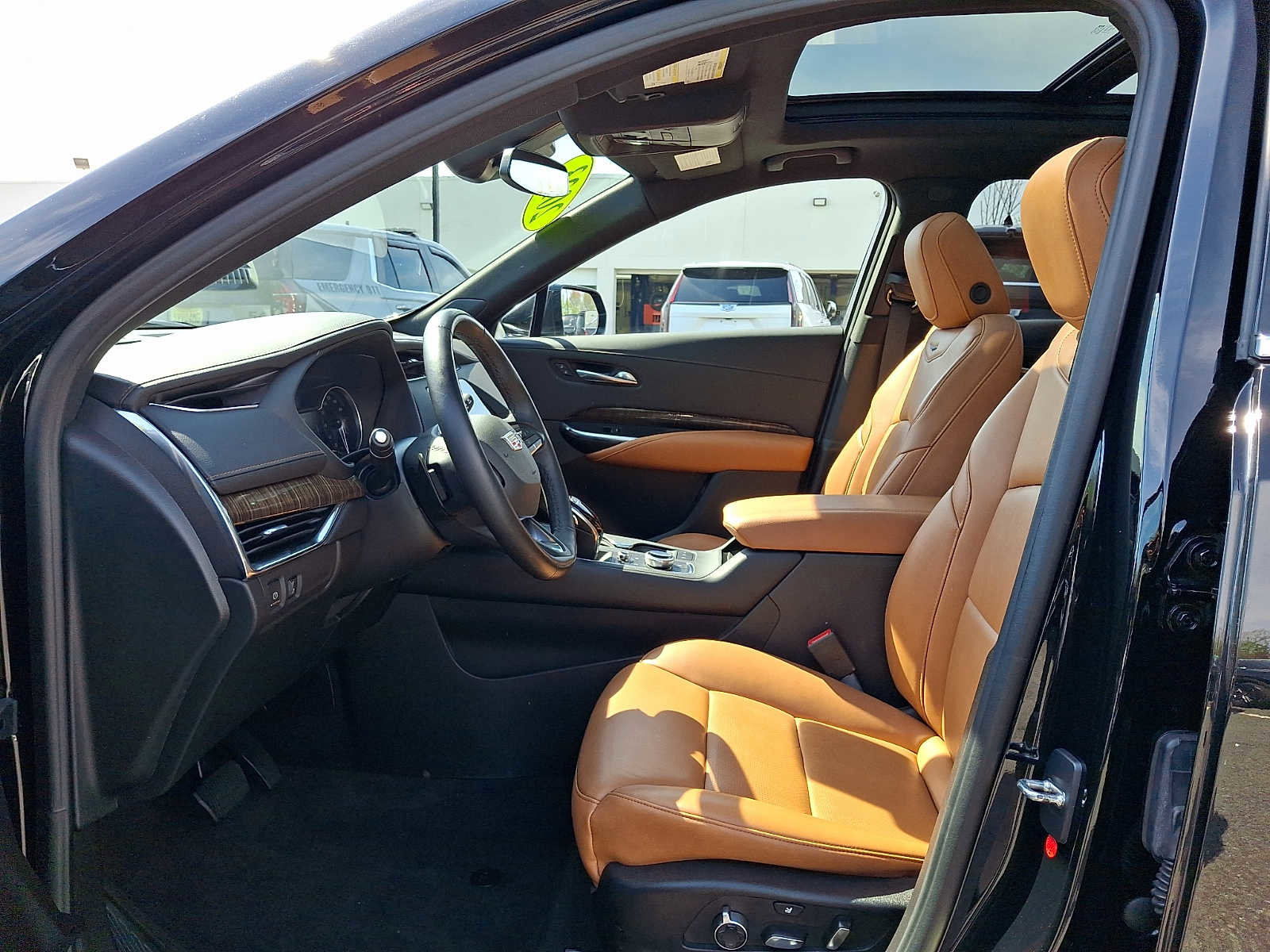Used 2023 Cadillac XT4 Premium Luxury AWD/4WD image 14