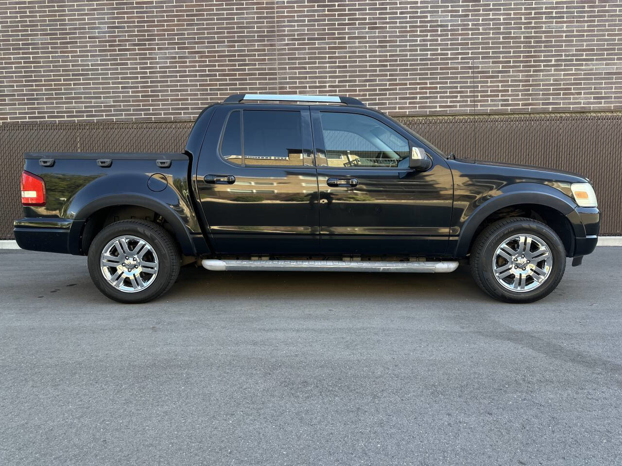 Used 2007 Ford Explorer Sport Trac Limited image 7