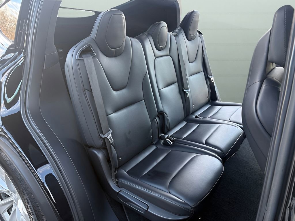 Used 2019 Tesla Model X 100D image 18