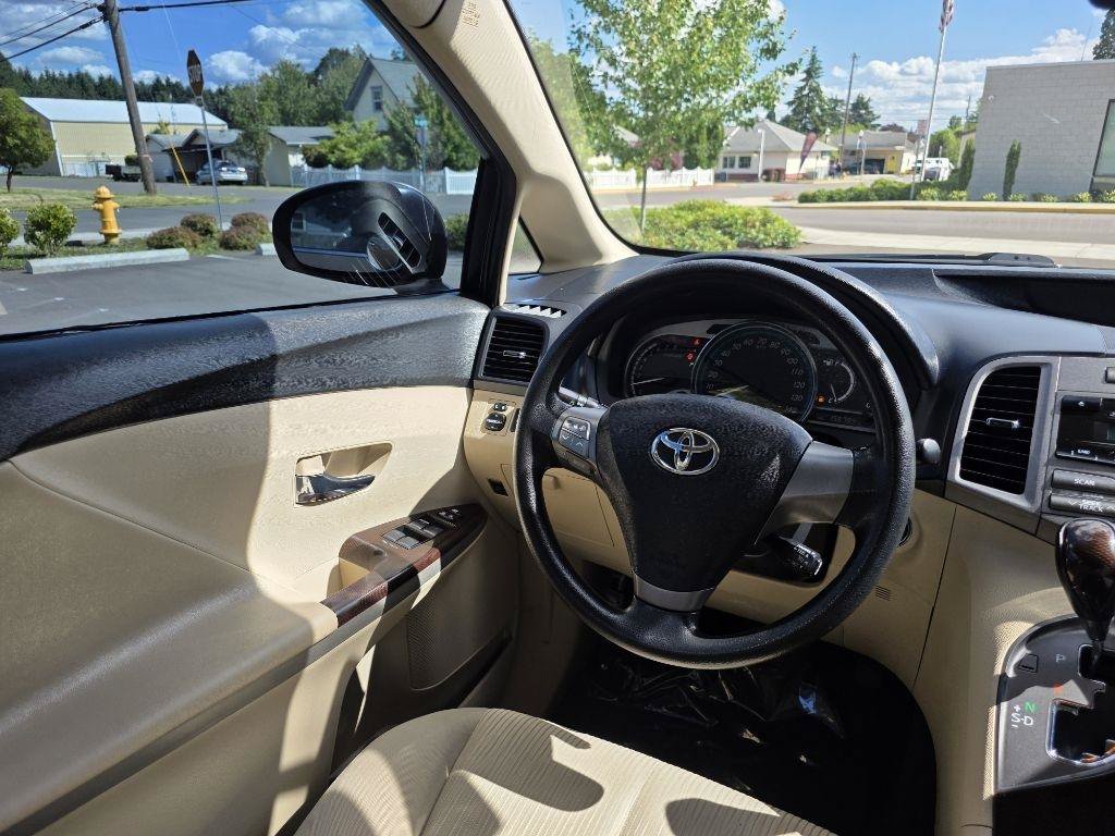 Used 2009 Toyota Venza FWD image 10