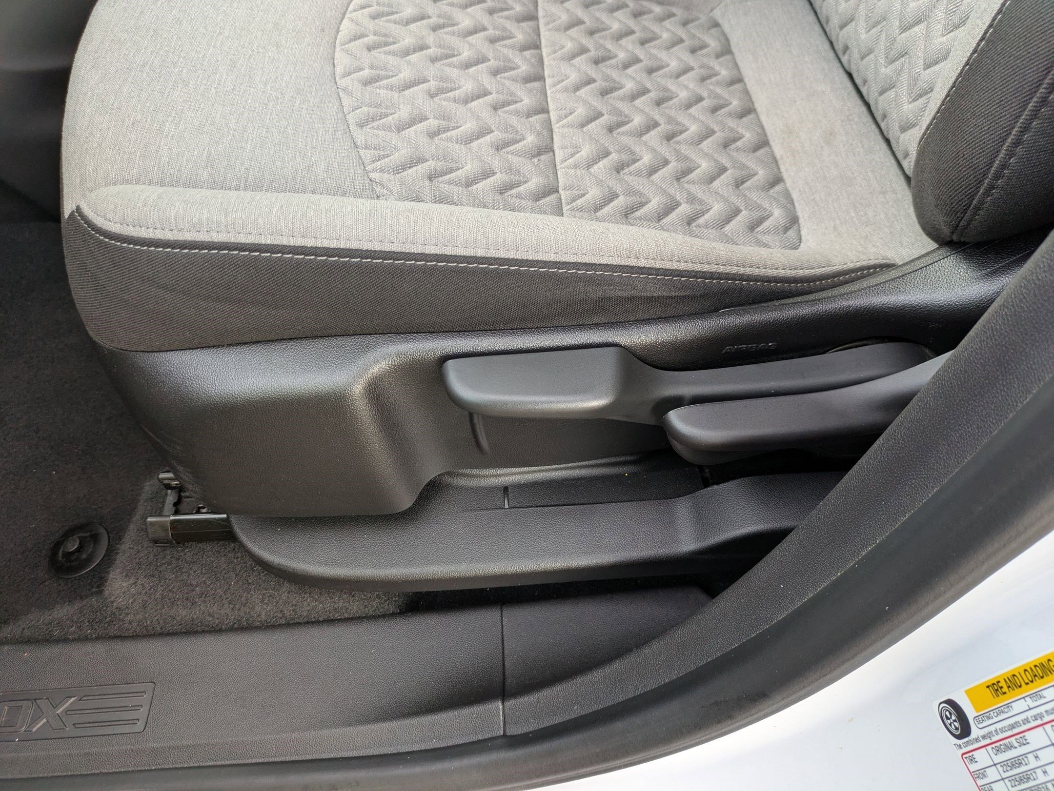 Certified 2023 Chevrolet Equinox LS w/ LPO, Cargo Package image 22