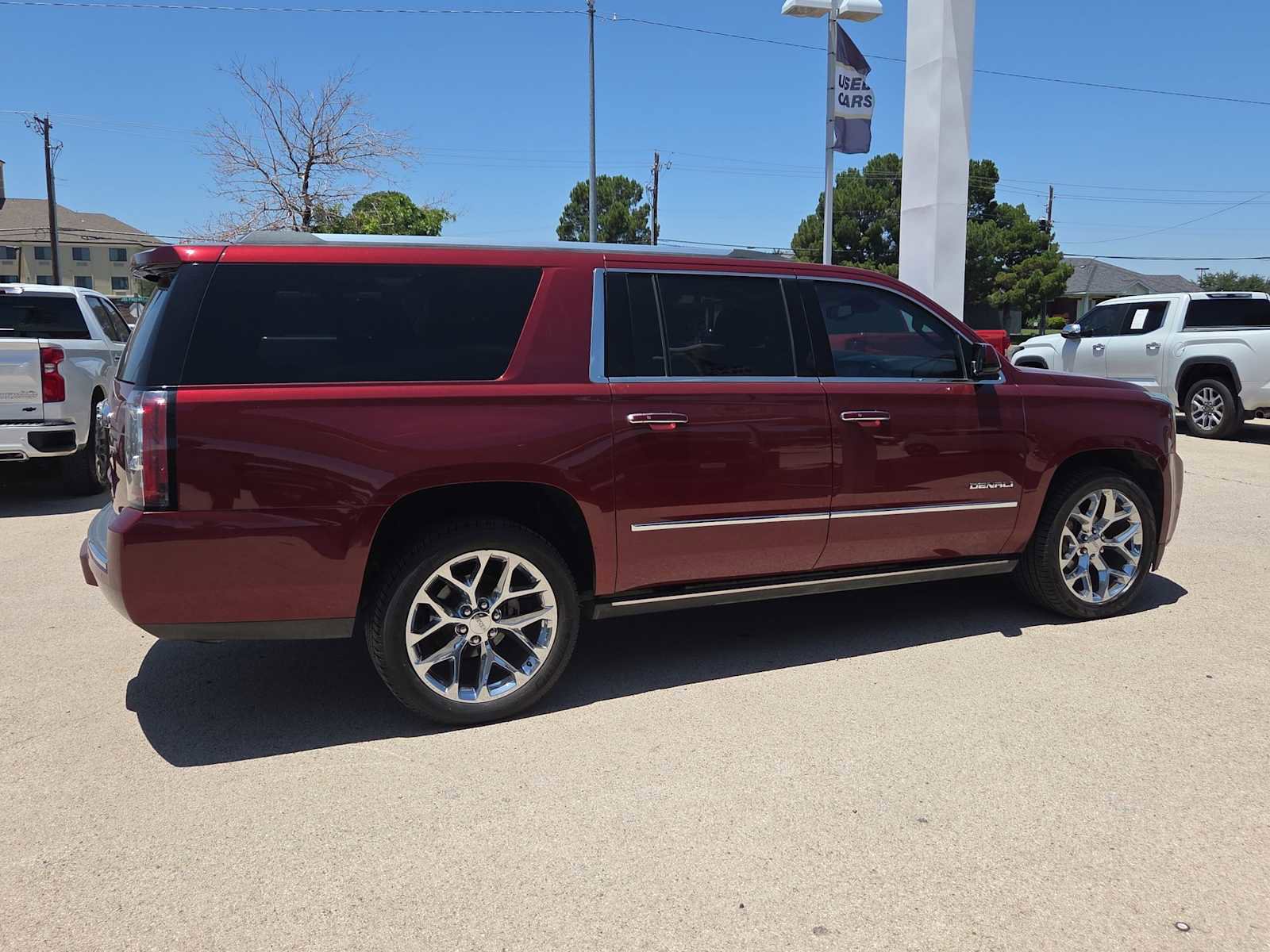 Used 2018 GMC Yukon XL Denali w/ Denali Ultimate Package AWD/4WD image 9