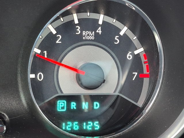 Used 2013 Chrysler 200 Limited FWD image 7