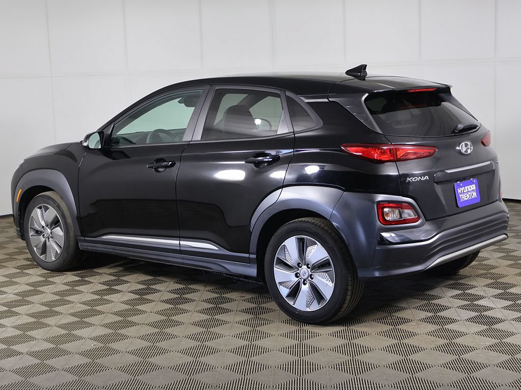 Certified 2021 Hyundai Kona Limited FWD image 8