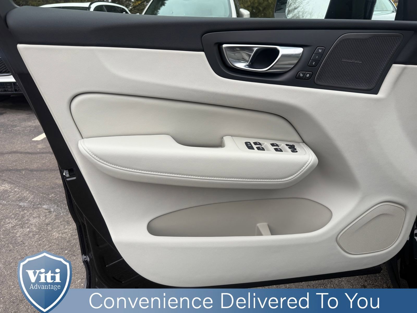 New 2026 Volvo XC60 T8 Ultra w/ Protection Package Premier image 11