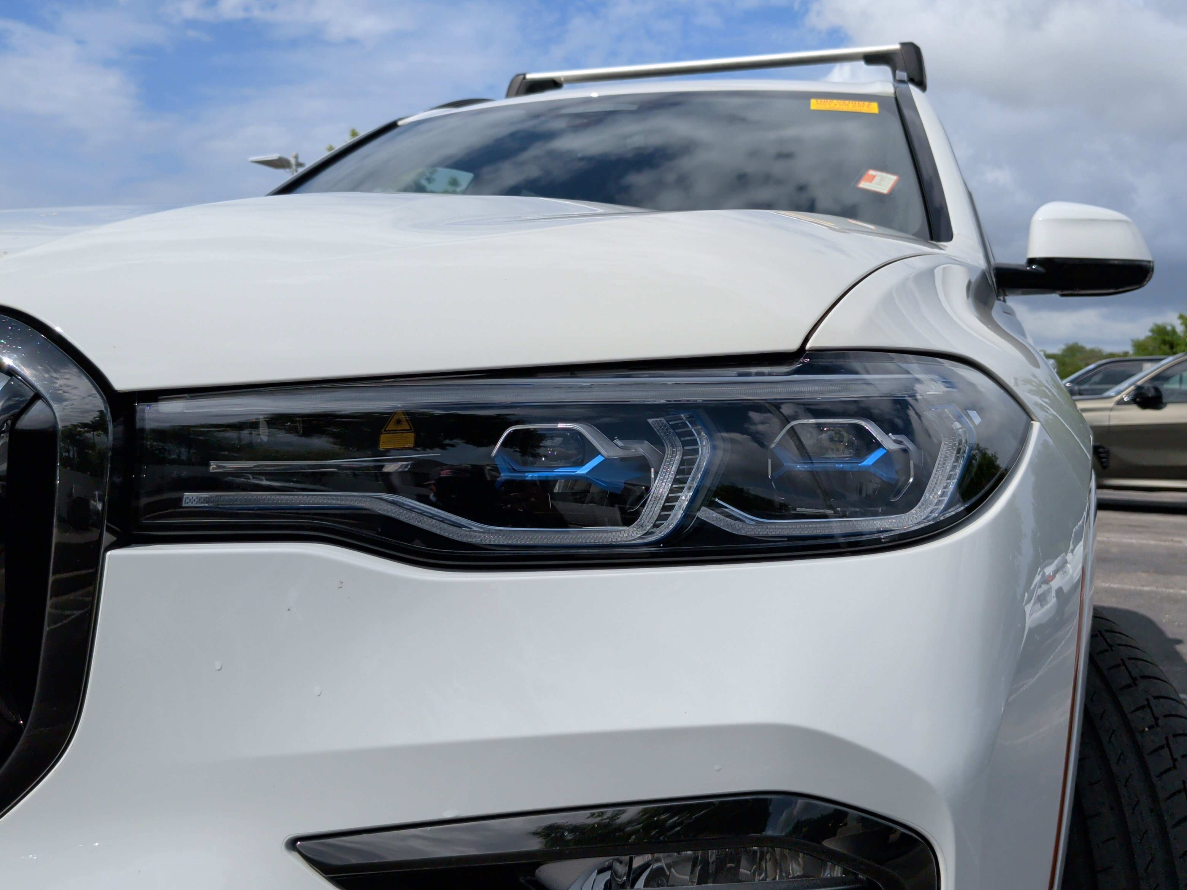 Used 2021 BMW X7 M50i w/ Dynamic Handling Package image 3