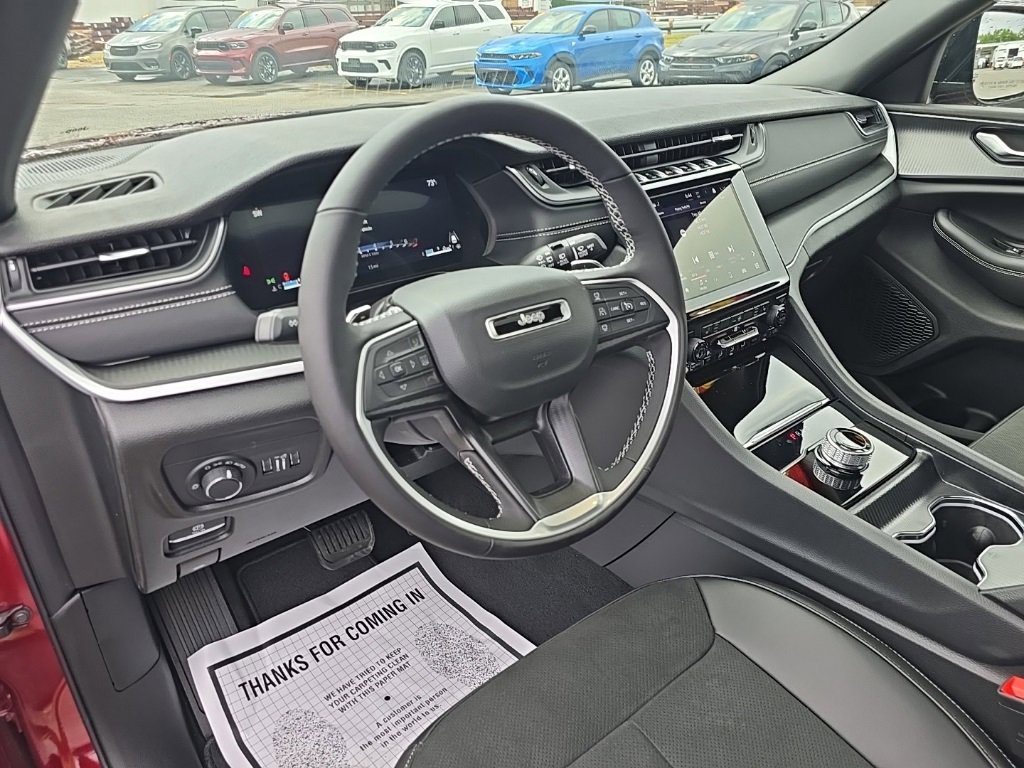 New 2025 Jeep Grand Cherokee L Altitude image 14