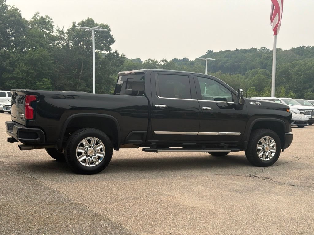 Certified 2024 Chevrolet Silverado 2500 High Country w/ Z71 Off-Road Package AWD/4WD image 8