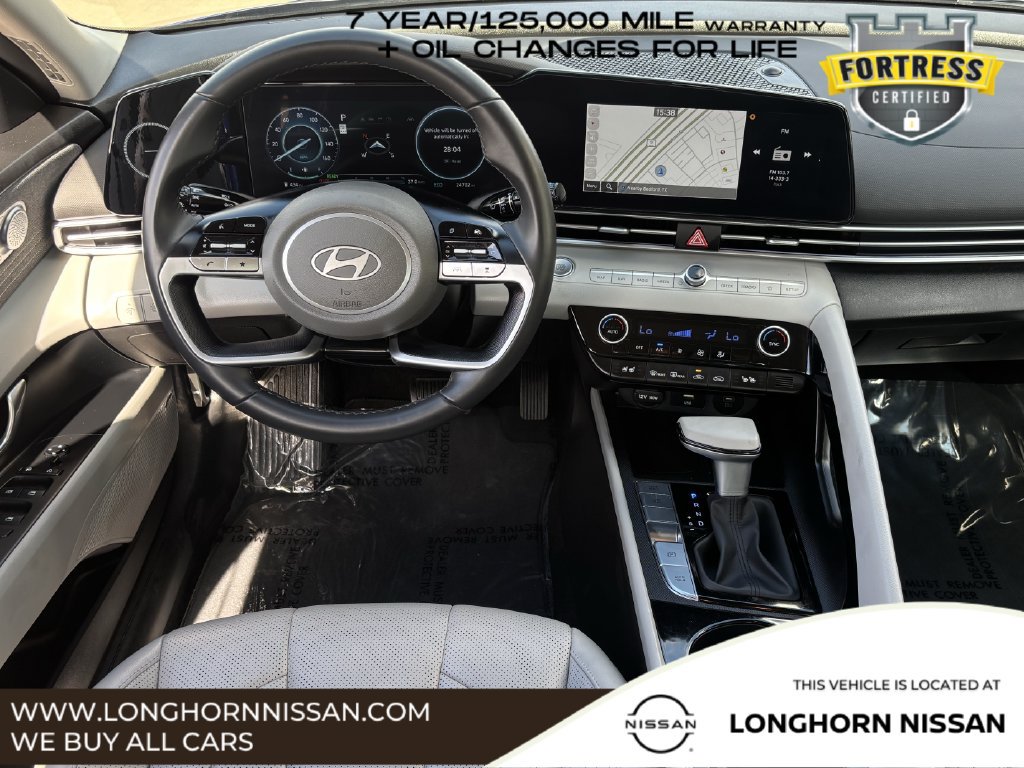 Used 2025 Hyundai Elantra Limited FWD image 11