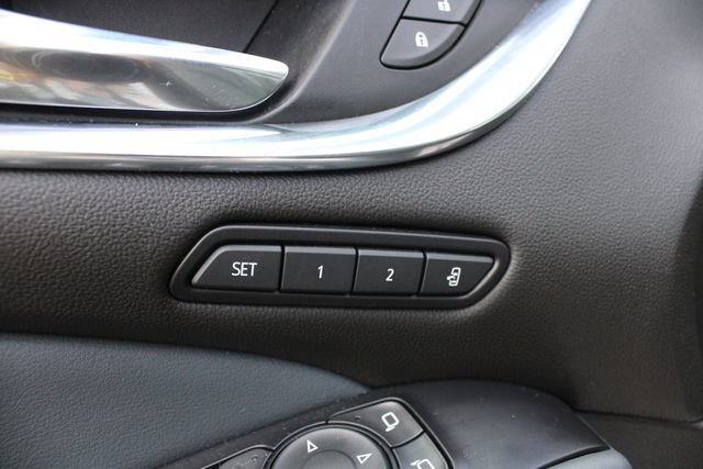 Used 2021 Buick Enclave Premium w/ Sun and Sites Package FWD image 4