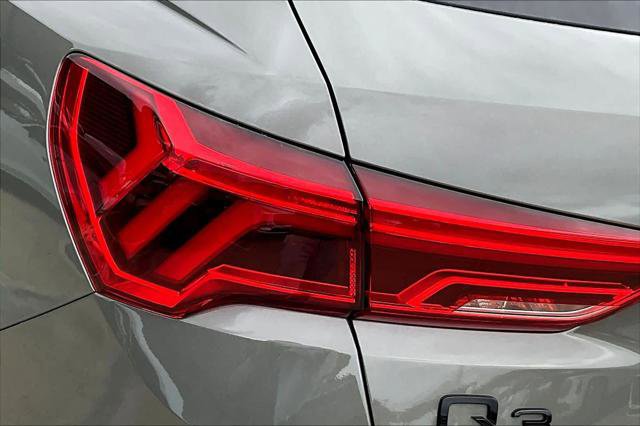Certified 2025 Audi Q3 2.0T Premium w/ Convenience Package AWD/4WD image 29