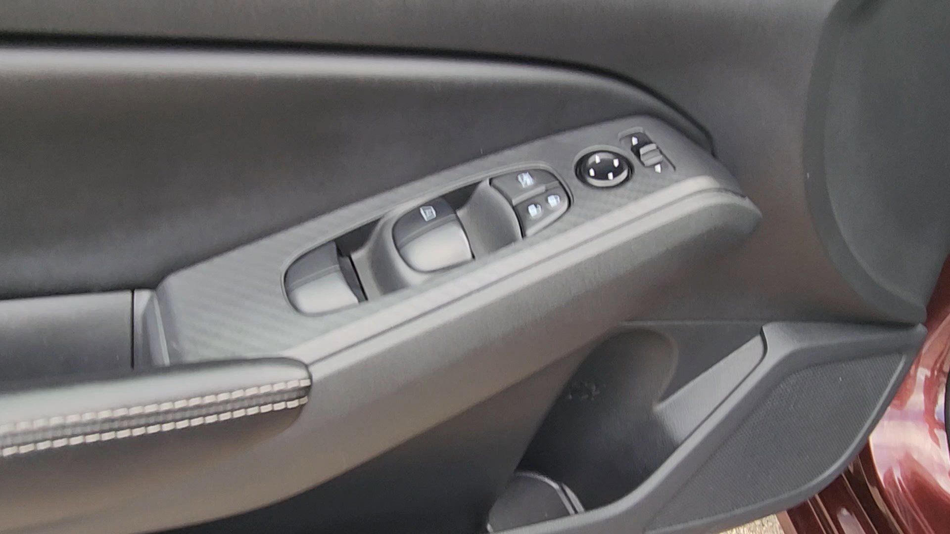 Used 2024 Nissan Altima 2.5 SV FWD image 30