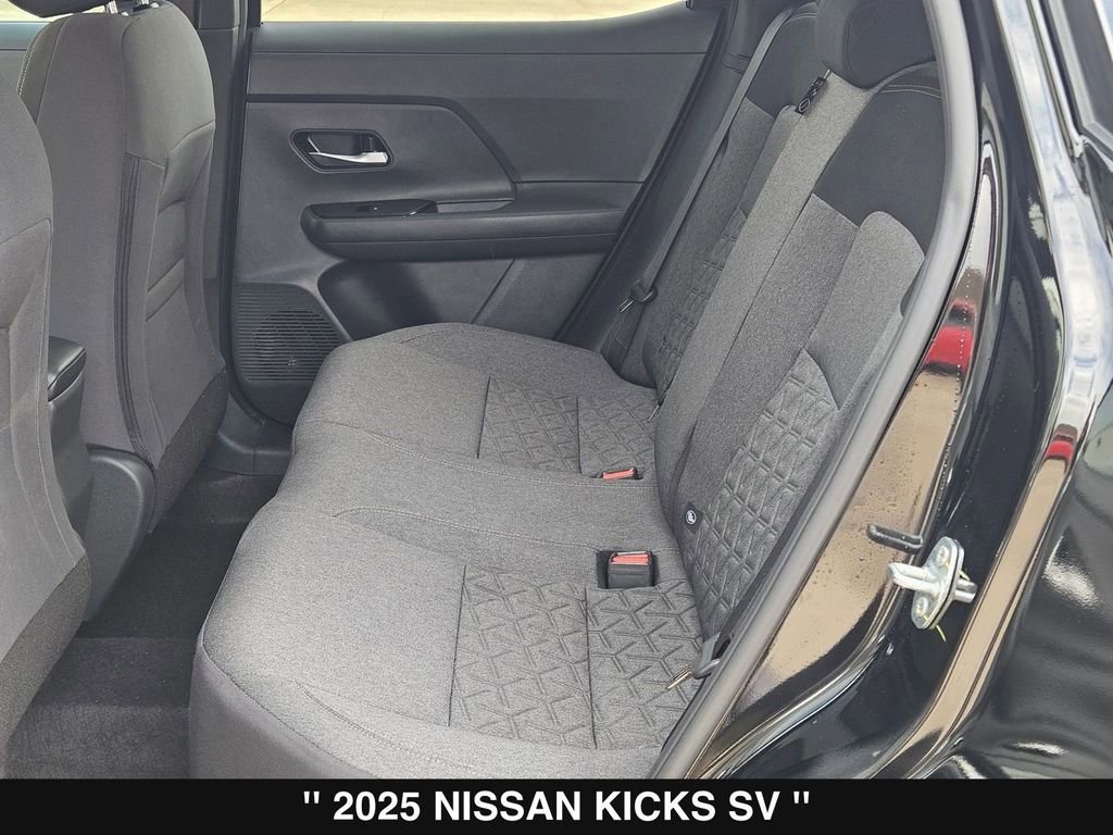 Used 2025 Nissan Kicks SV AWD/4WD image 17