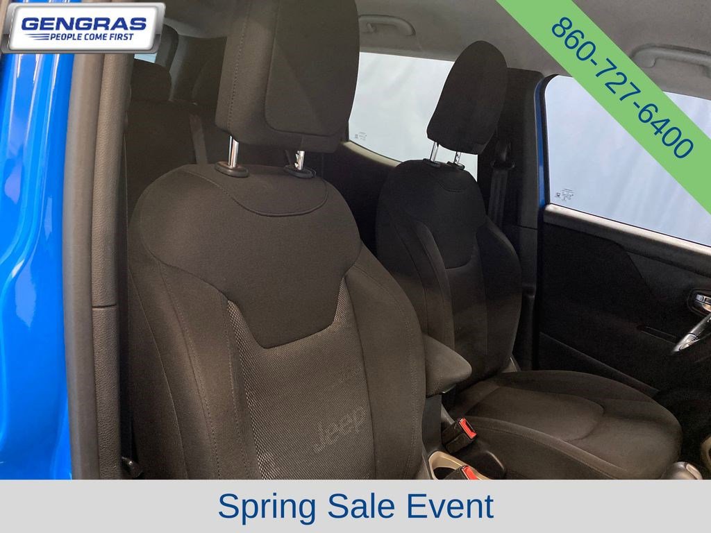 Used 2015 Jeep Renegade Latitude AWD/4WD image 41