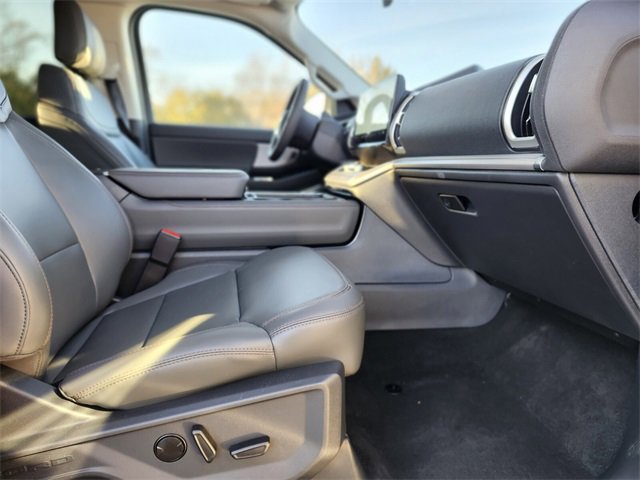 New 2025 Ford Expedition Max Active image 11