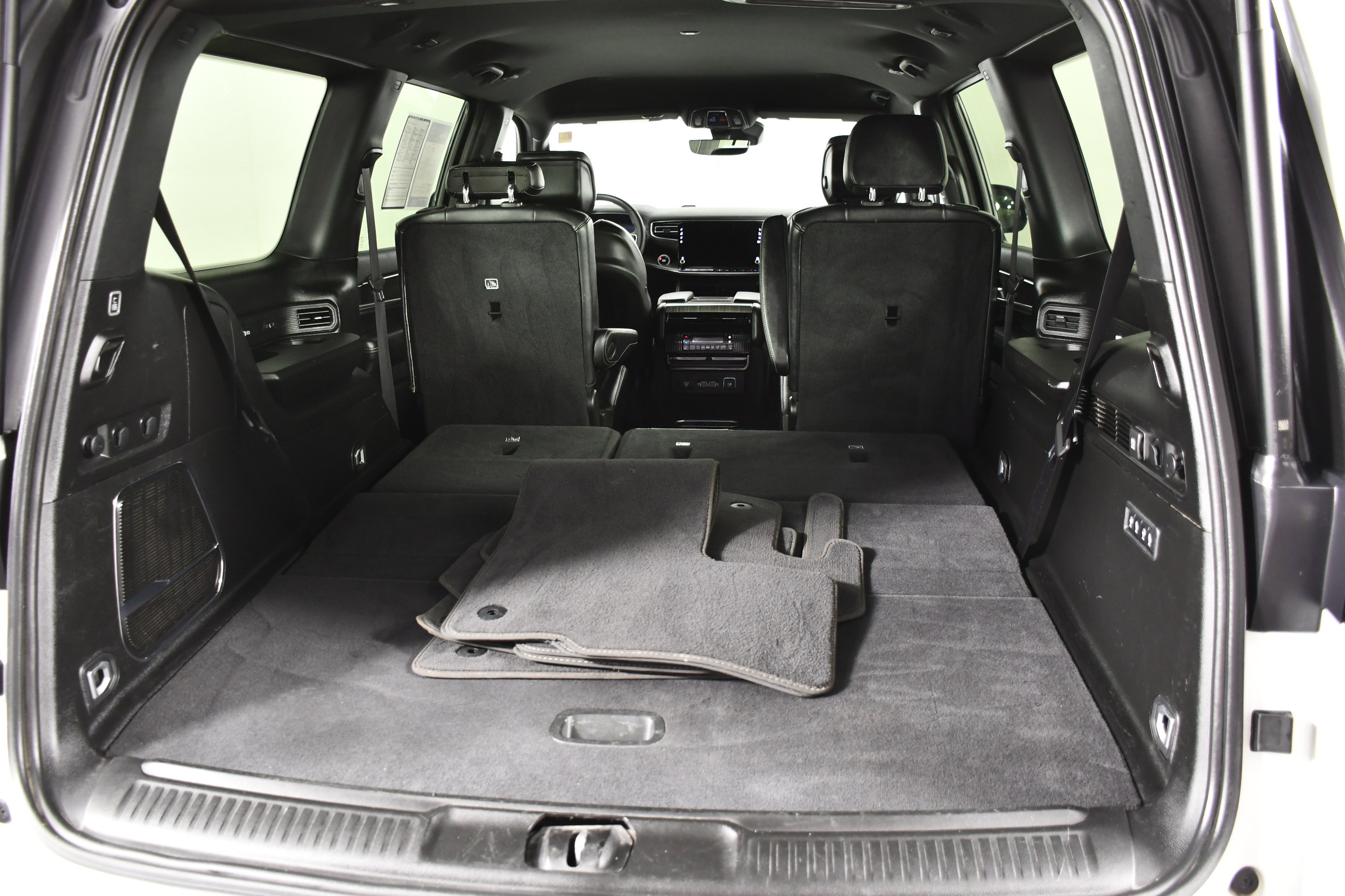 Used 2024 Jeep Wagoneer Series III AWD/4WD image 52