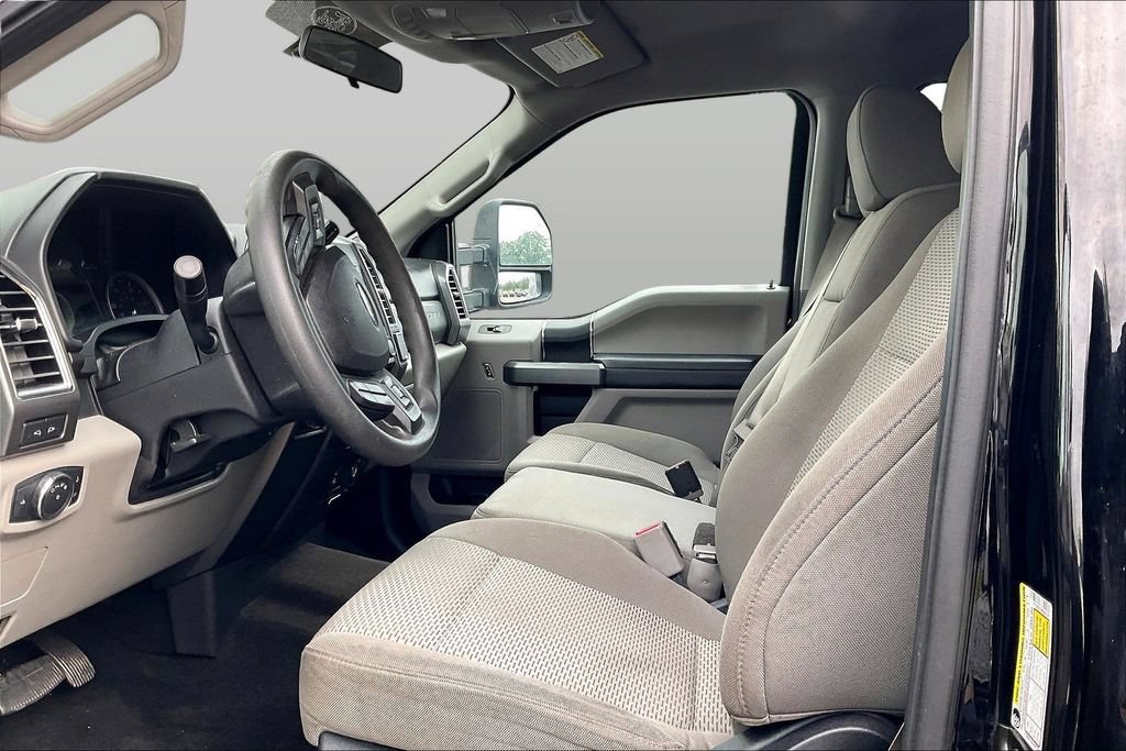 Used 2017 Ford F250 XLT AWD/4WD image 23