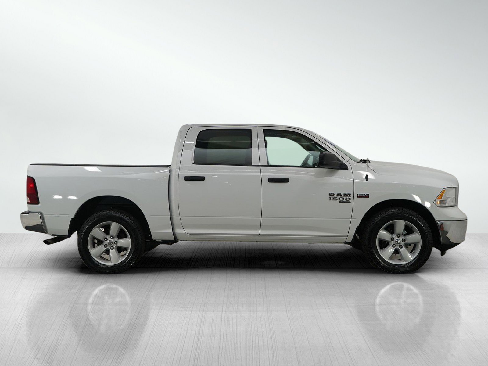 Used 2023 RAM 1500 Classic SLT image 6