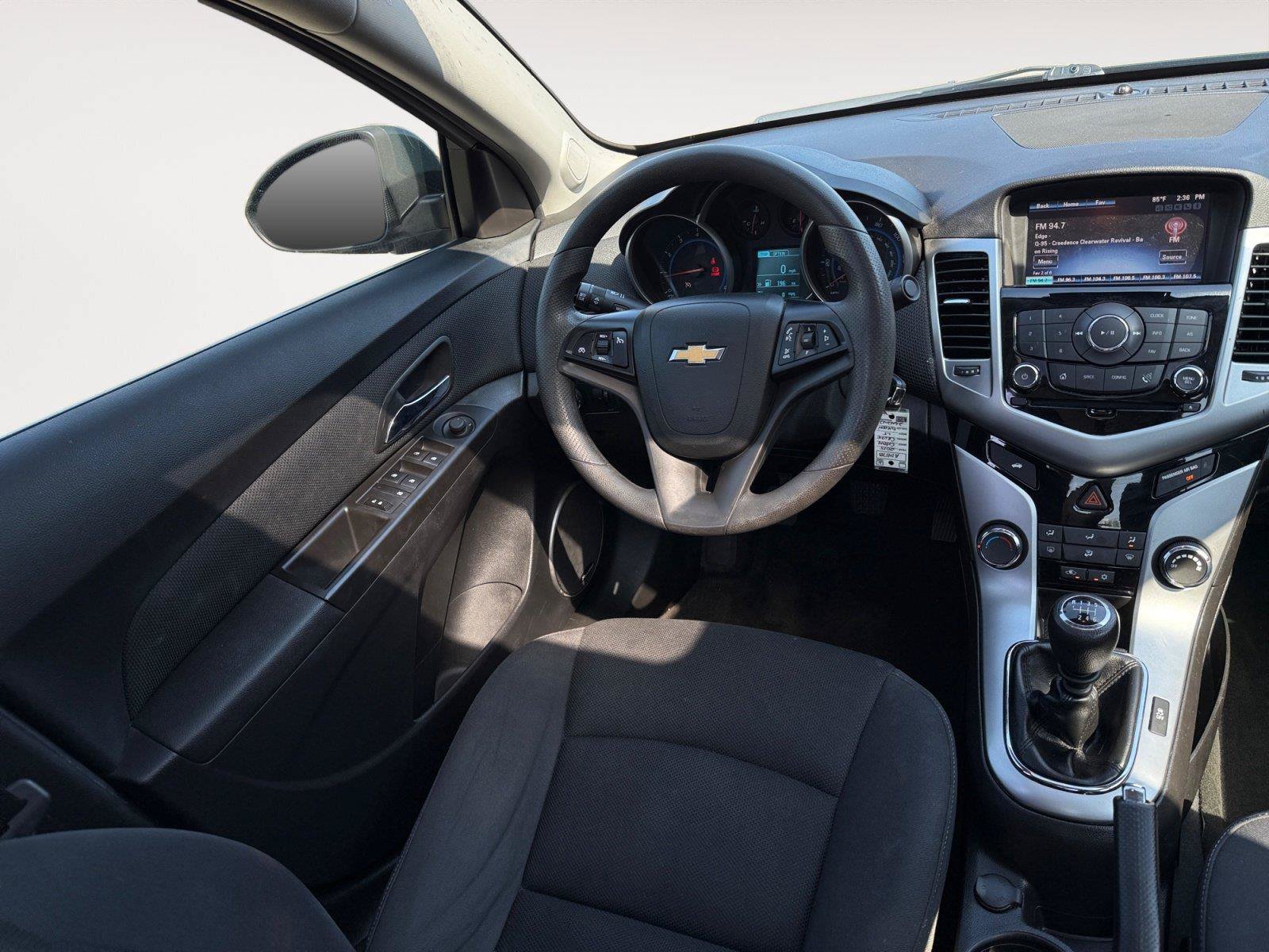Used 2015 Chevrolet Cruze LT w/ Sun And Sound Package FWD image 11