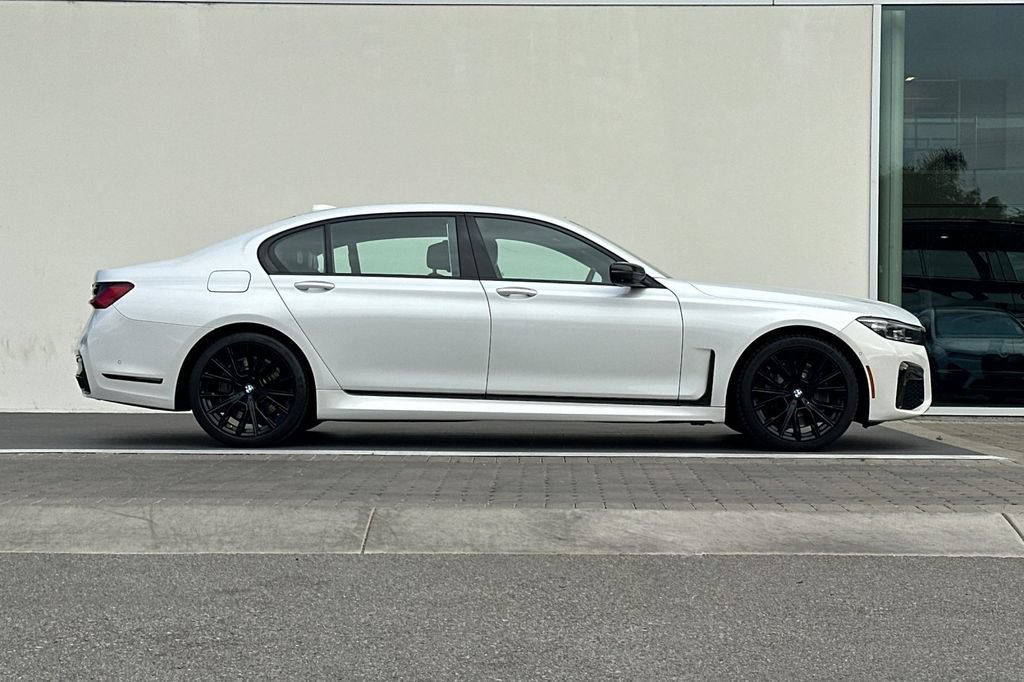 Used 2022 BMW 750i xDrive w/ Executive Package AWD/4WD image 2