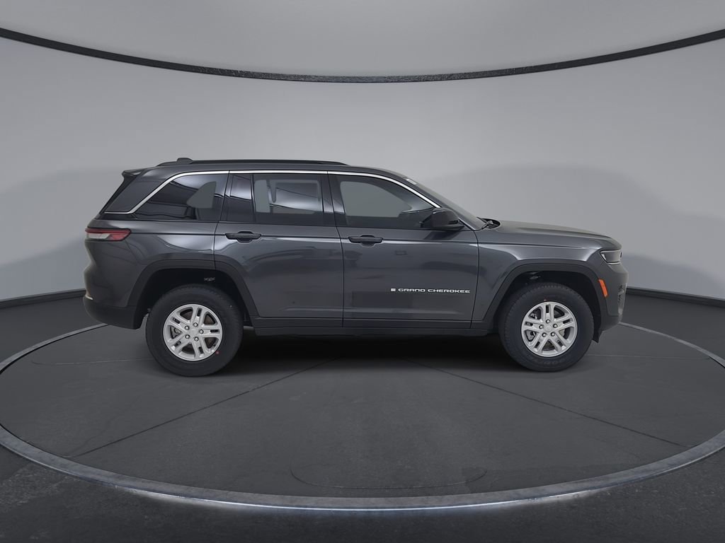New 2025 Jeep Grand Cherokee Laredo image 17