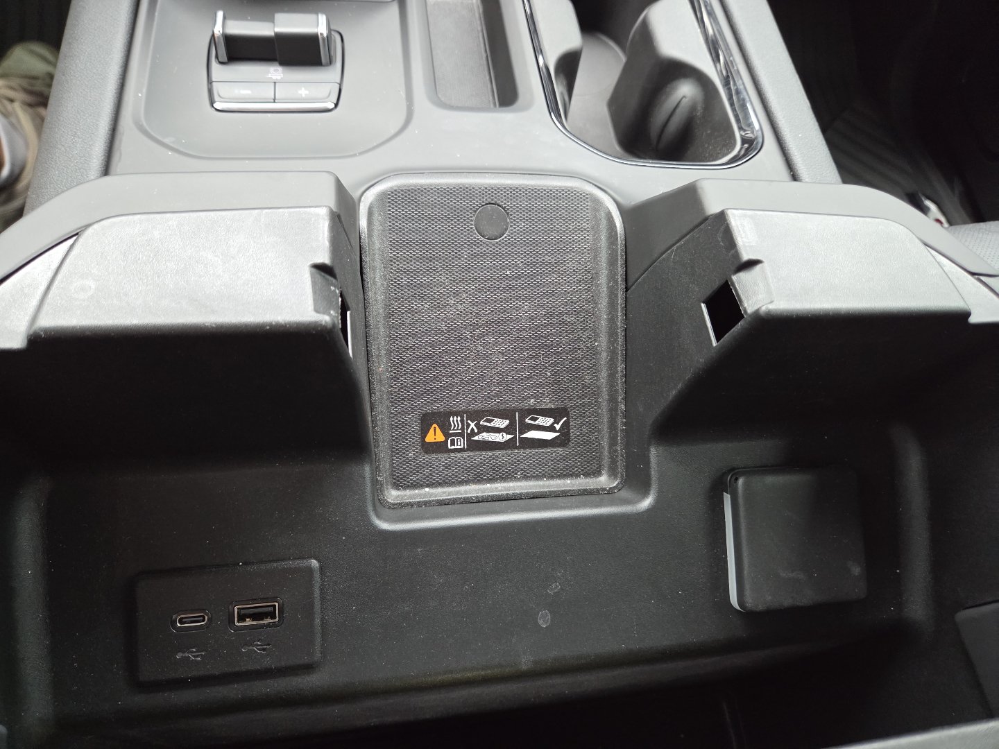 Used 2025 GMC Sierra 1500 AT4 w/ Technology Package AWD/4WD image 15