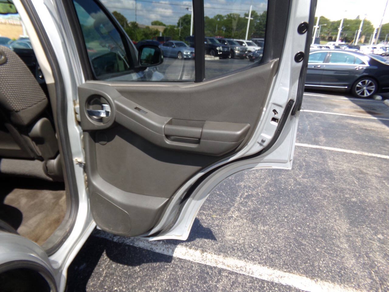 Used 2013 Nissan Xterra S AWD/4WD image 29