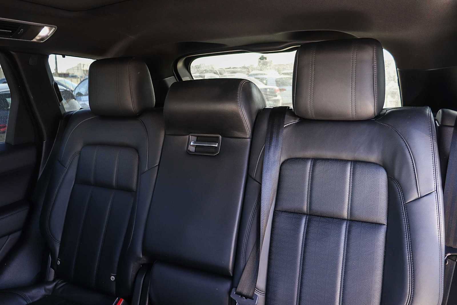 Used 2018 Land Rover Range Rover Sport HSE Dynamic image 17