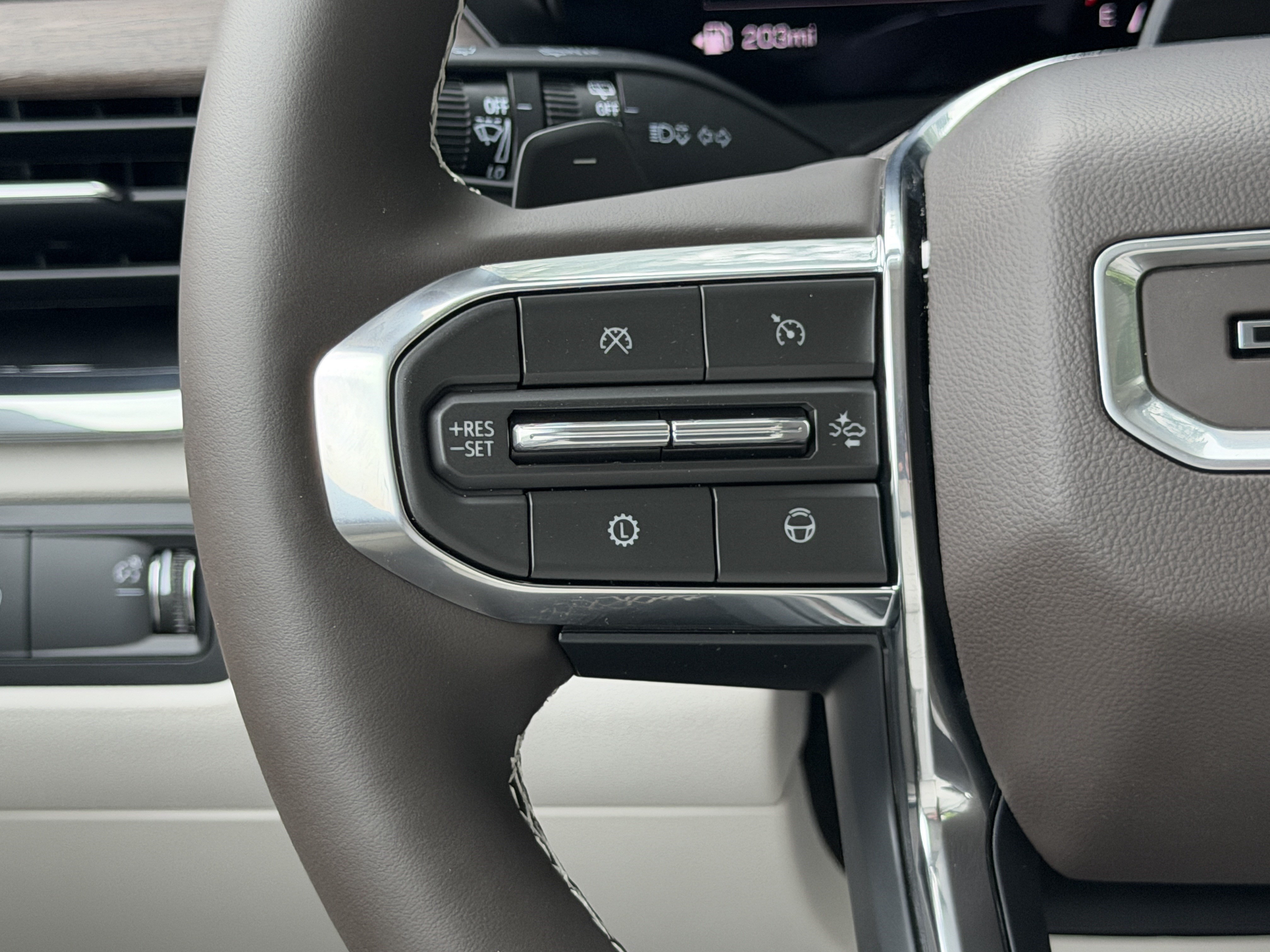 New 2027 GMC Acadia Denali w/ Denali Reserve Package FWD image 35