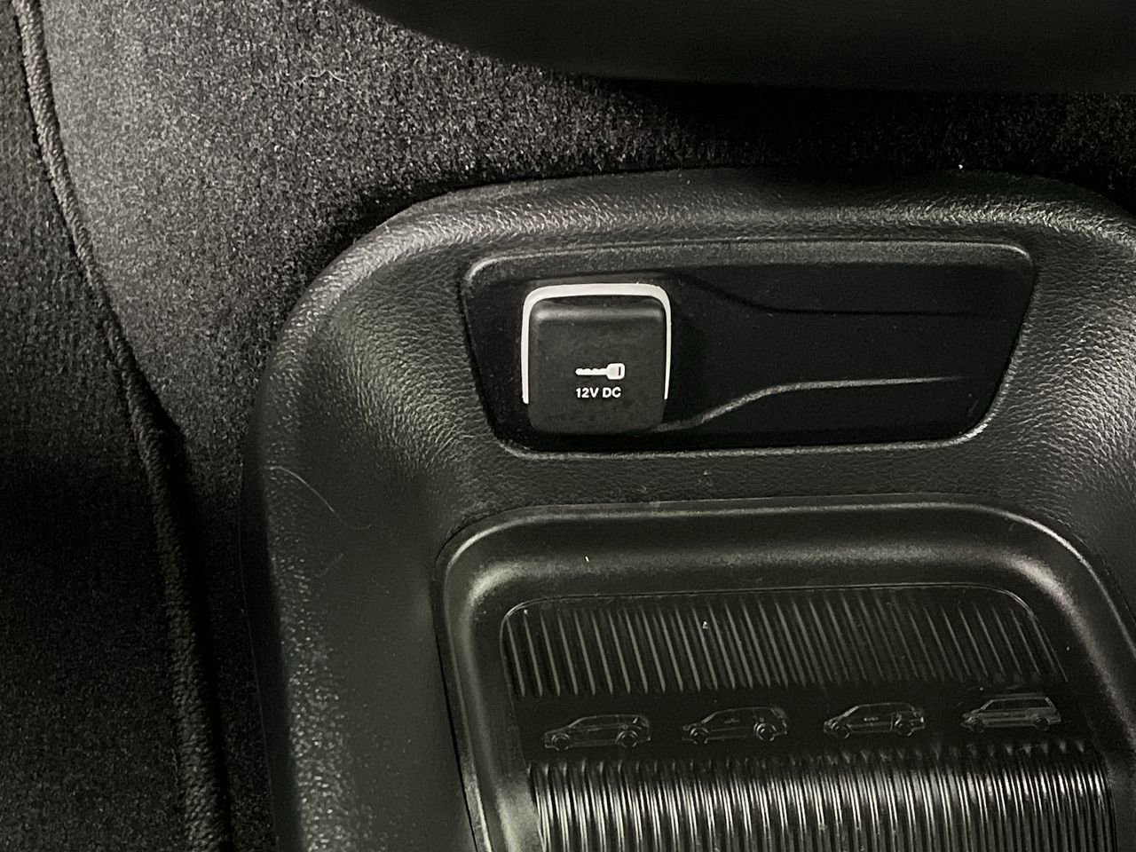 Used 2025 Chrysler Pacifica Select FWD image 23