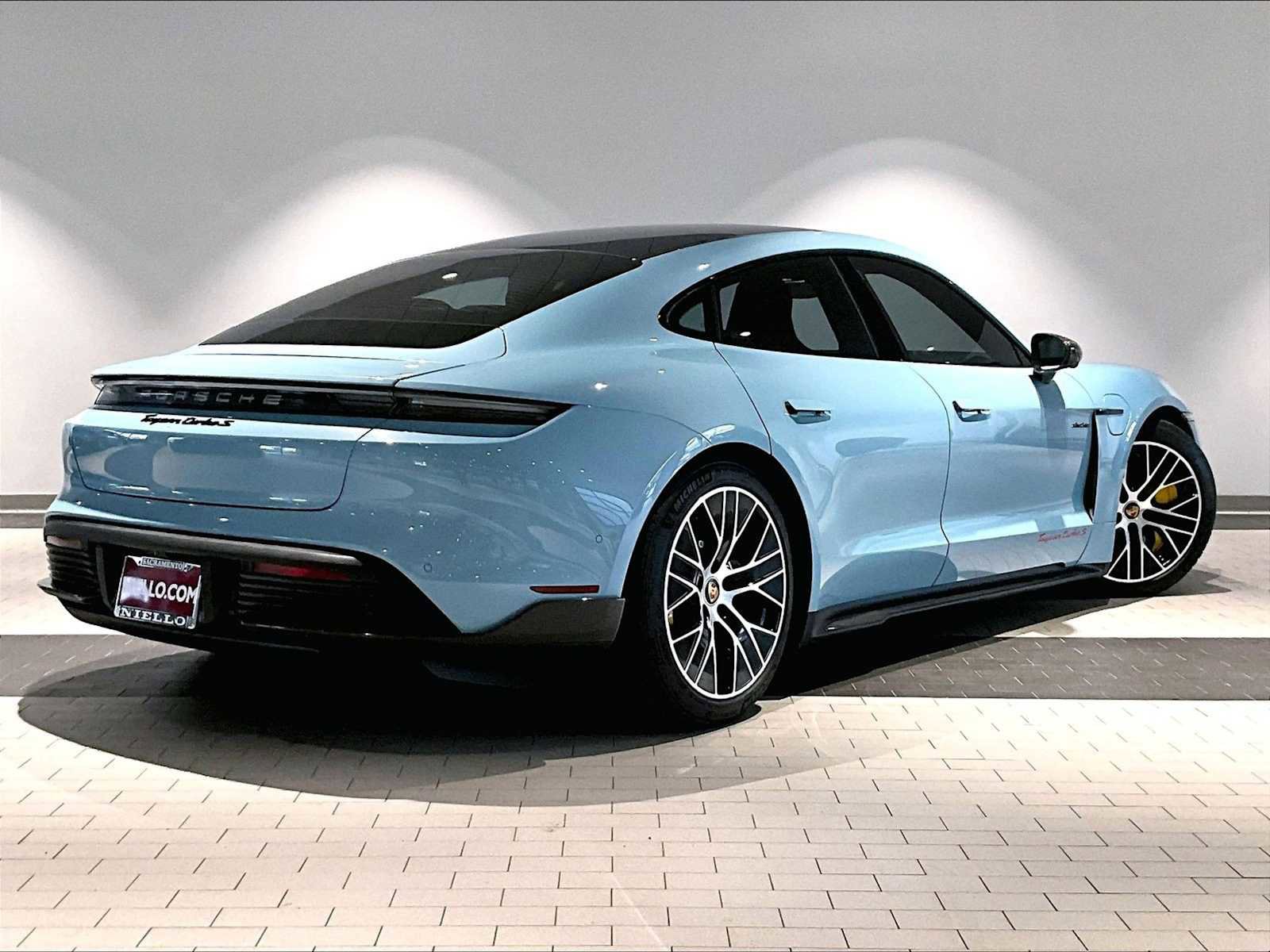 Used 2020 Porsche Taycan Turbo S image 10