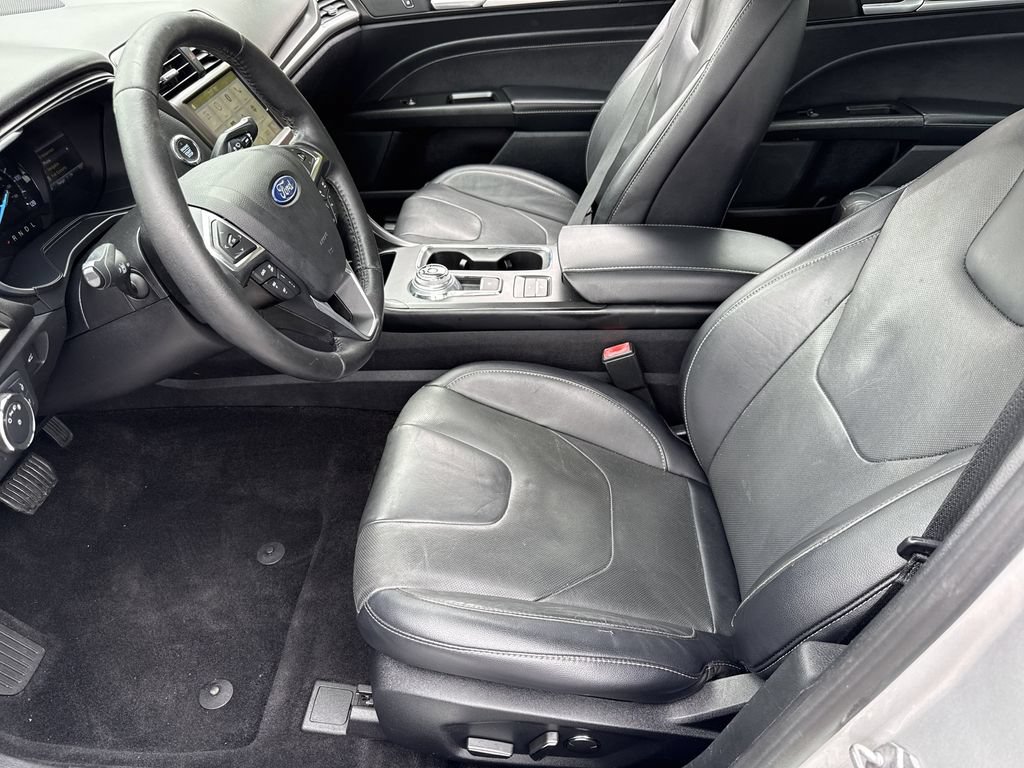 Used 2019 Ford Fusion Energi Titanium FWD image 9