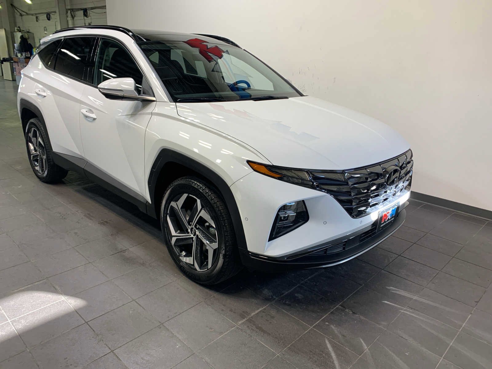 Used 2023 Hyundai Tucson Limited AWD/4WD image 2