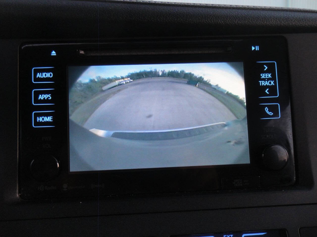 Used 2016 Toyota Sienna SE Premium image 12