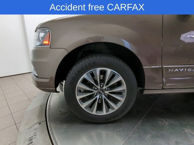 Used 2017 Lincoln Navigator Select AWD/4WD image 3